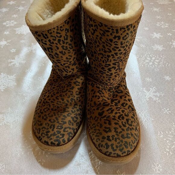 UGG Boots 1006072 Cheetah Animal Print Great Soles Fluffy Sz 6 Gorgeous - Picture 2 of 8